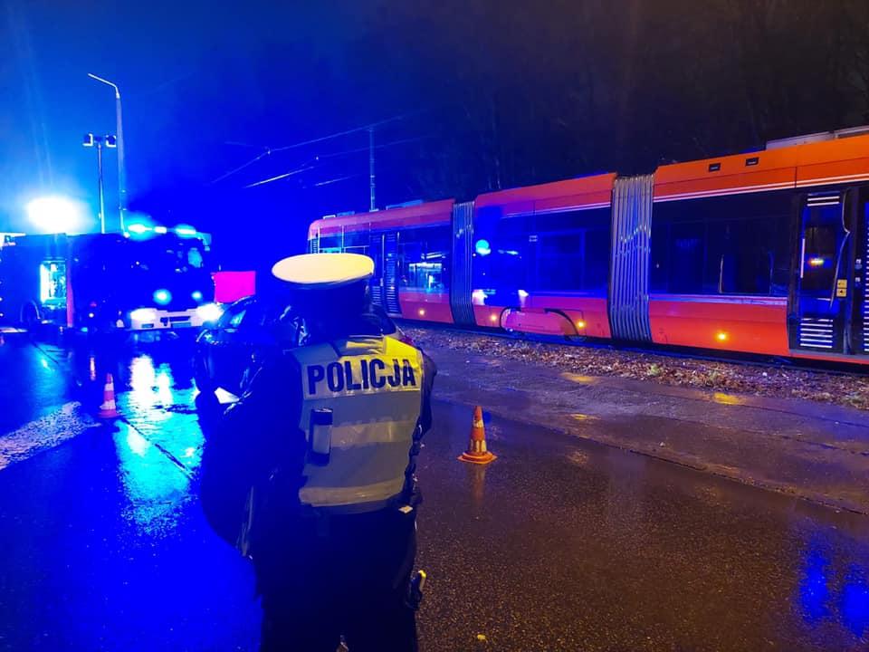 Wypadek, ul. Bytomska i Powstańców Śląskich, Świętochłowice, 19.11 2021