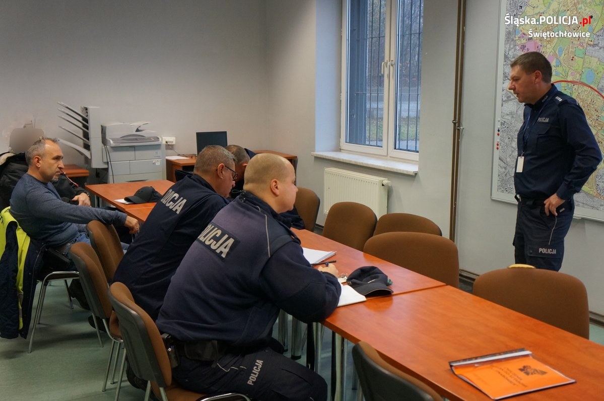 Bomba w Świętochłowicach Ćwiczenie policjantów i strażaków 16
