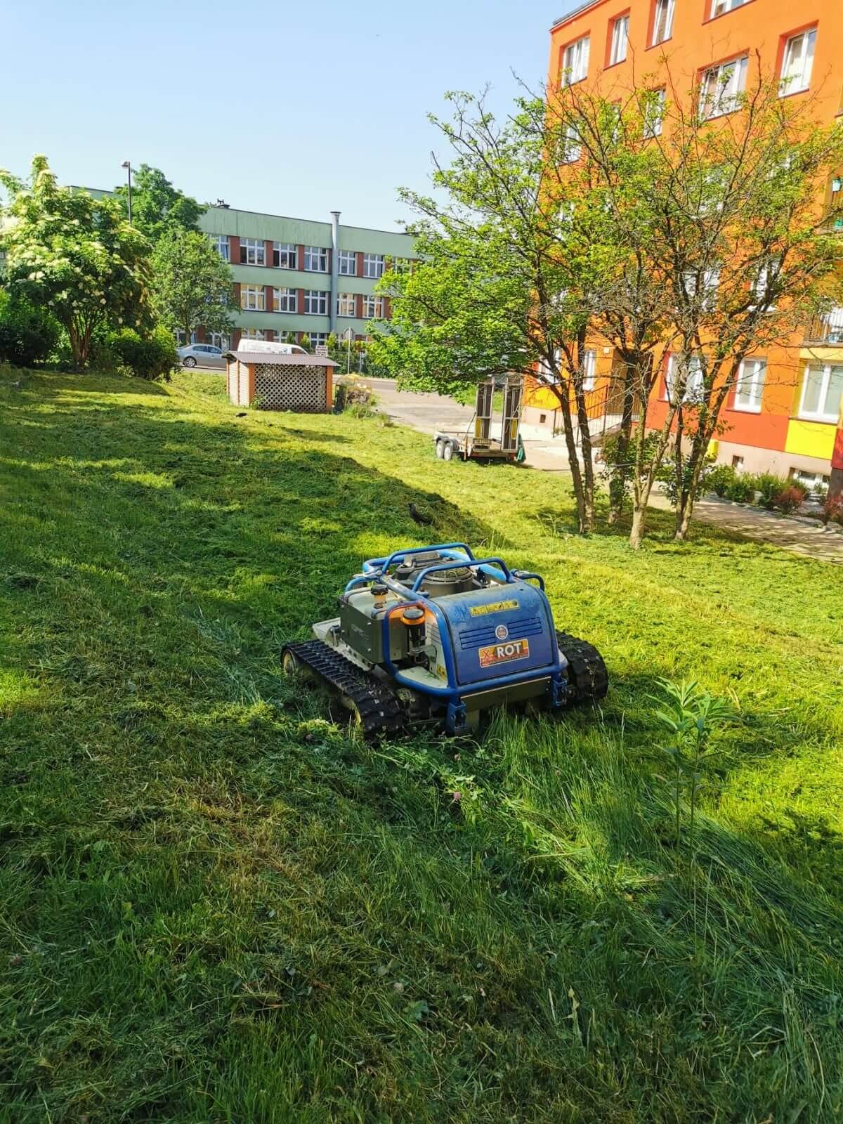 MPUK Świętochłowice rozpoczęło kolejną akcję koszenia trawników 1