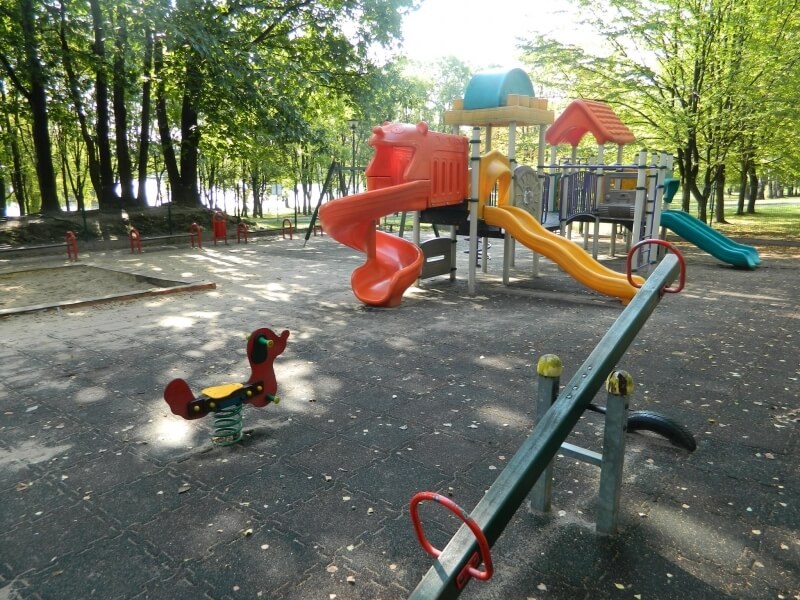 Plac zabaw na terenie OSIR SKAŁKA