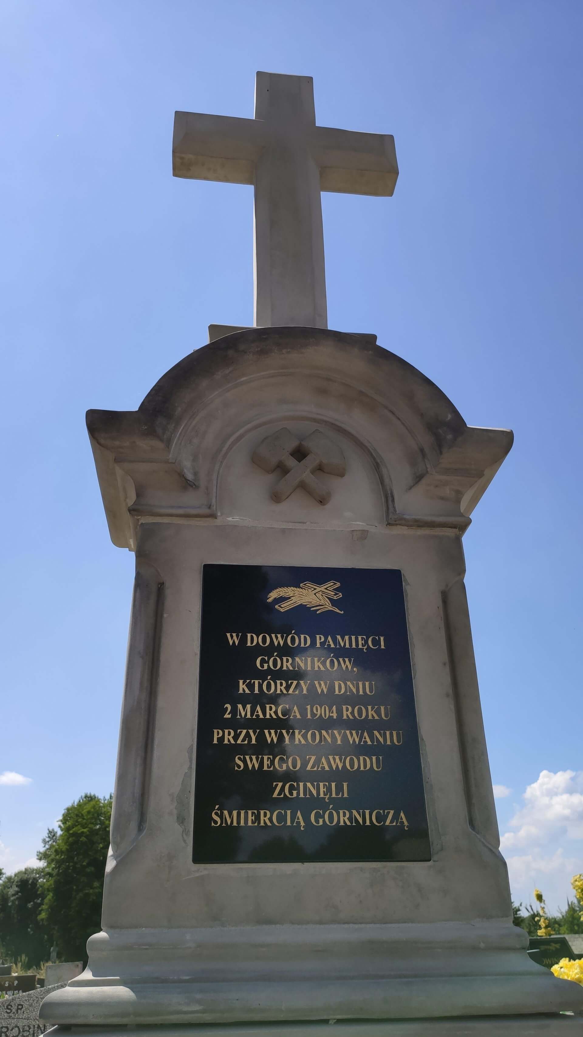 Pomnik poległych górników na cmentarzu w Chropaczowie 7