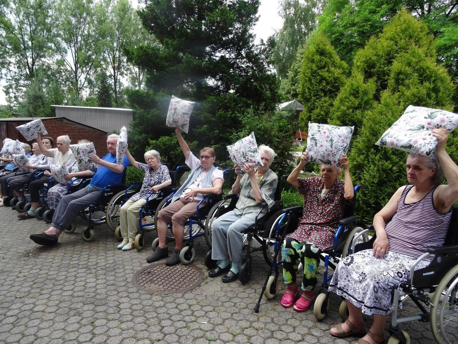 Powitanie lata z CIS i KIS Zaczęli od pikniku potem zaczęły się warsztaty 2