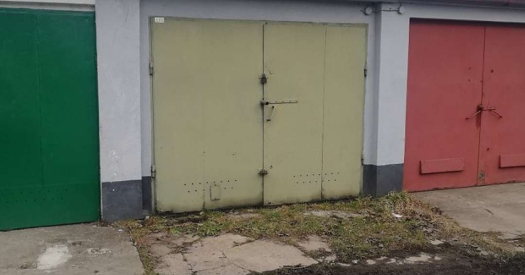 Świętochłowice - Garaż przy ul. Wiśniowej Świętochłowice - Garaż przy ul. Wiśniowej