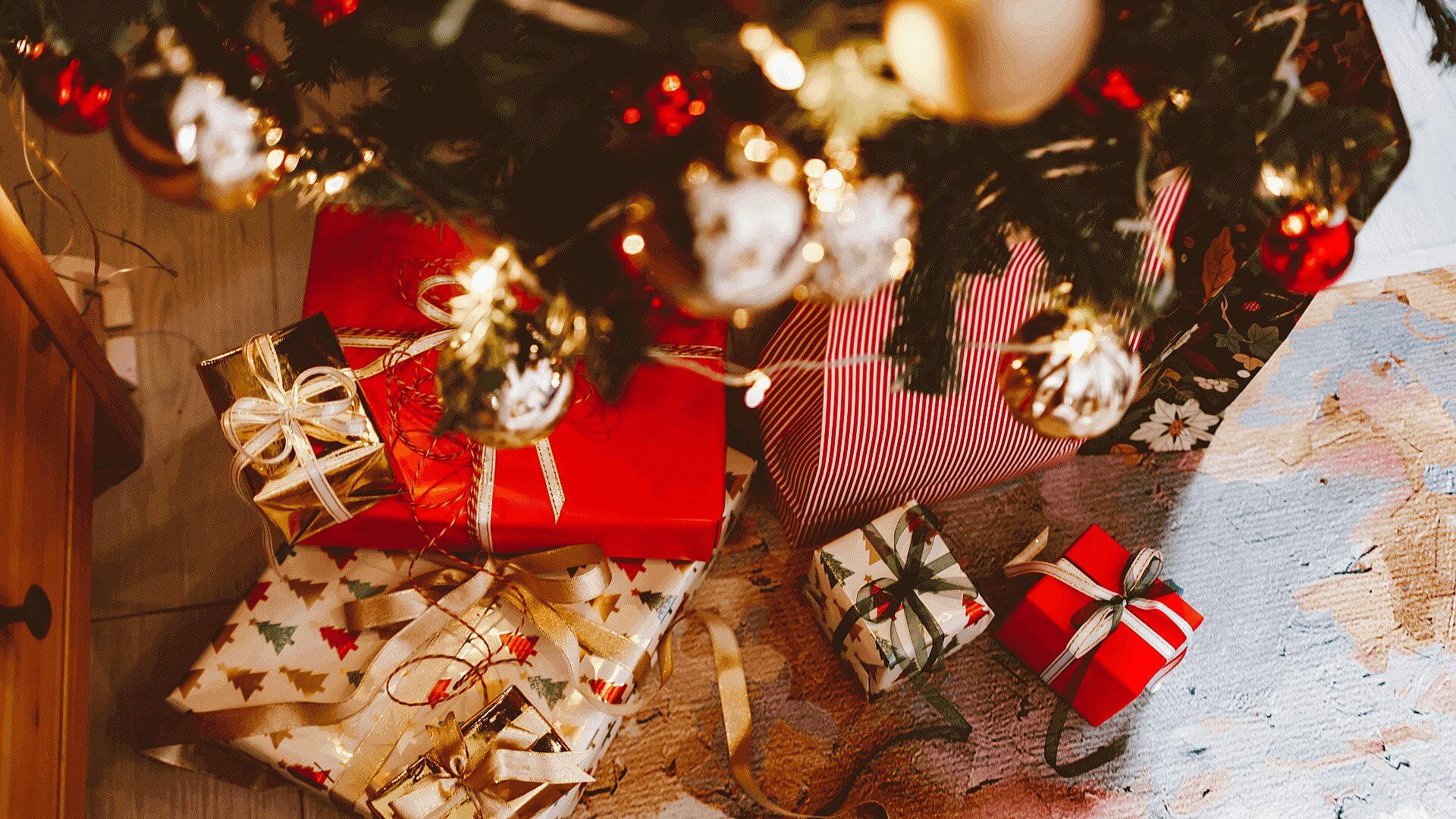 Prezenty dla mamy i taty. Co kupić pod choinkę? Prezenty dla mamy i taty. Co kupić pod choinkę?