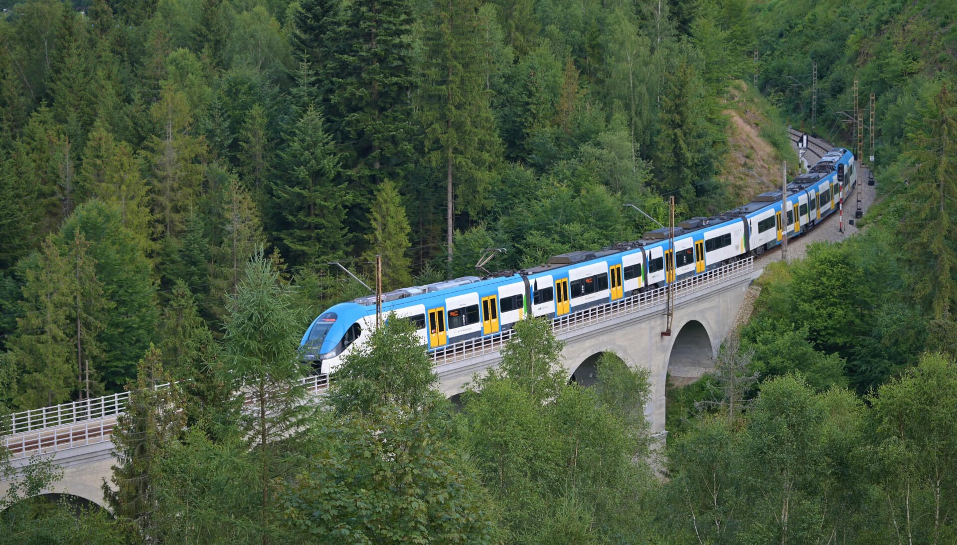 Kolej na Beskidy niezapomniana wycieczka z Kolejami Śląskimi Kolej na Beskidy niezapomniana wycieczka z Kolejami Śląskimi