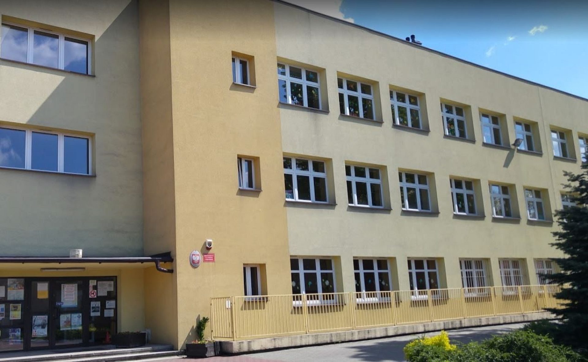Szkoła Podstawowa nr 3 w Świętochłowicach Szkoła Podstawowa nr 3 w Świętochłowicach