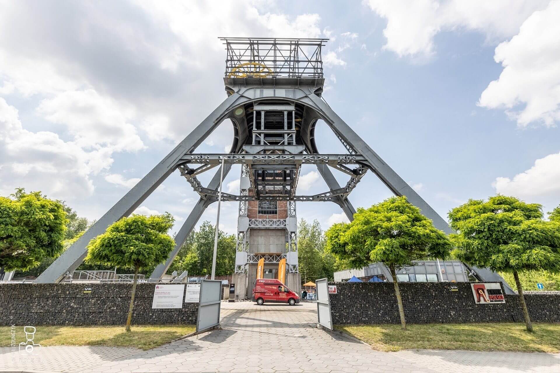 Underground Music pod Wieżami KWK Polska Underground Music pod Wieżami KWK Polska