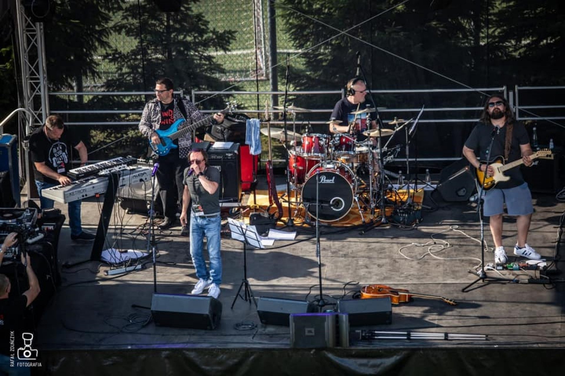 Underground Music Kolejny koncert pod Wieżami KWK Polska w Świętochłowicach Underground Music Kolejny koncert pod Wieżami KWK Polska w Świętochłowicach