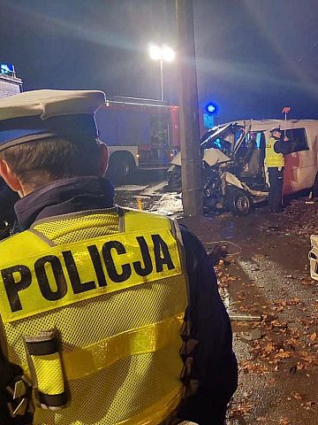 Wypadek, ul. Bytomska i Powstańców Śląskich, Świętochłowice, 19.11 2021 Wypadek, ul. Bytomska i Powstańców Śląskich, Świętochłowice, 19.11 2021