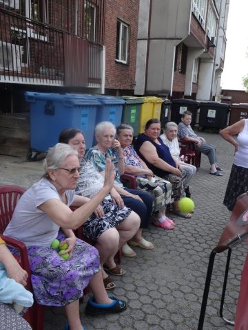 Powitanie lata z CIS i KIS Zaczęli od pikniku potem zaczęły się warsztaty 1 Powitanie lata z CIS i KIS Zaczęli od pikniku potem zaczęły się warsztaty 1