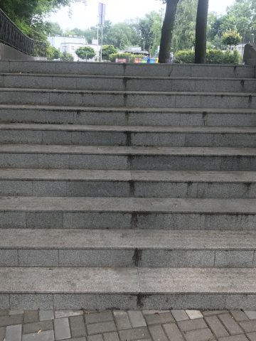 Schody przy CKŚ po remoncie Schody przy CKŚ po remoncie