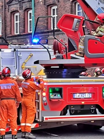 Zawalił się dach budynku w Świętochłowicach 3 Zawalił się dach budynku w Świętochłowicach 3