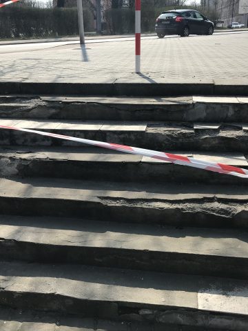 Schody przy CKŚ przed remontem Schody przy CKŚ przed remontem