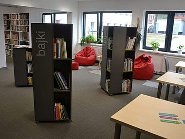 PUP i biblioteka w nowoczesnym budynku 011e88ef4a8328e08be9d913808b8290 XL
