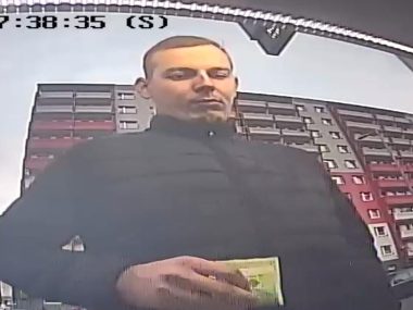 Ukradł kartę bankomatową i zrobił zakupy. Wydał 2600 zł Katowice zakupy kradziona karta wydal 2600 zl